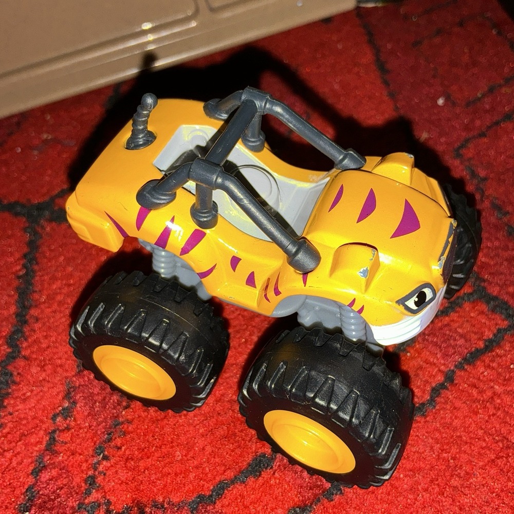 Blaze And The Monster Machines STRIPES Die Cast Truck Mattel Viacom Truck